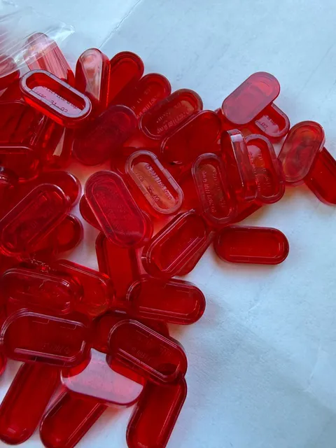 LEGO NEW-#1126-TRANS RED -TILE, ROUND 1 X 2  OVAL-10 PIECES