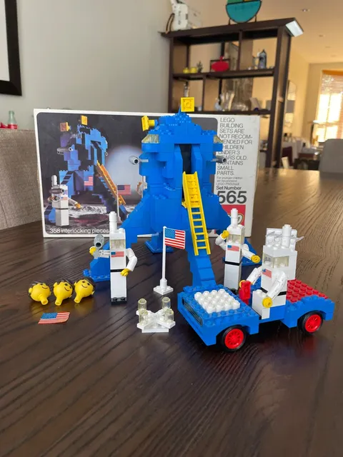 LEGO LEGOLAND: Moon Landing (565), Complete, Original Box, Good Condition
