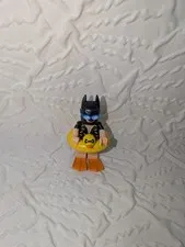 LEGO 71017-5 Vacation Batman Minifigure Complete Duck Float Flippers 2017