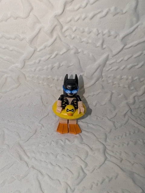 LEGO 71017-5 Vacation Batman Minifigure Complete Duck Float Flippers 2017