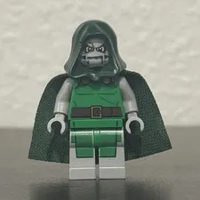 LEGO Marvel Dr. Doom minifigure authentic **READ** 