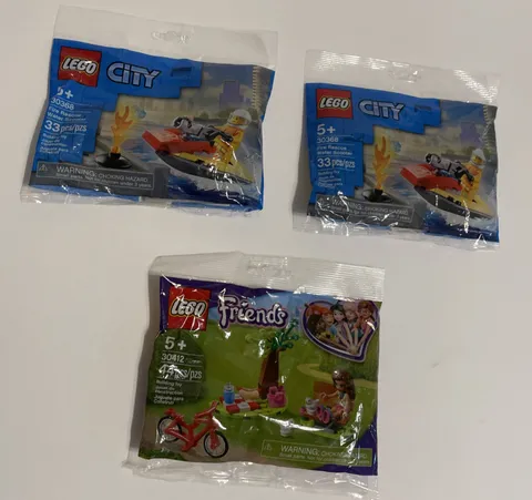 2 LEGO CITY  30368 Fire Rescue Water Scooter & 1 LEGO FRIENDS 30412 Polybag NEW