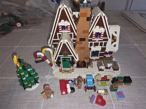 LEGO CREATOR: Gingerbread House (10267) Complete With Figures
