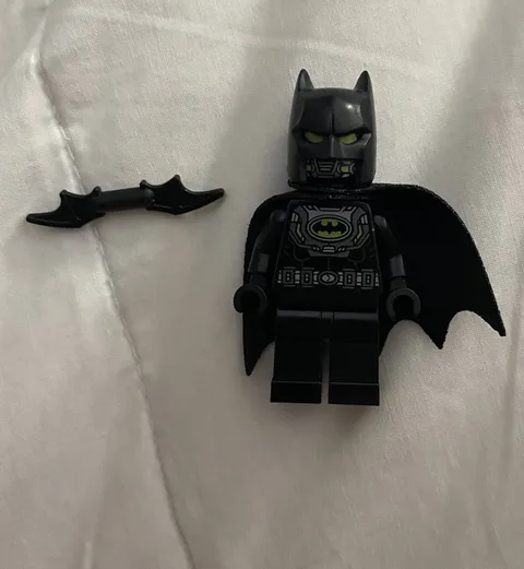 LEGO DC Super Heroes Batman Power Armor Minifigure w/ Batarang Genuine LEGO