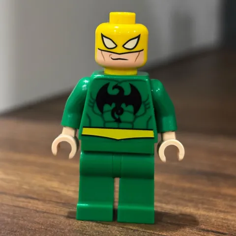 LEGO Marvel Super Heroes Iron Fist sh0041 Minifigure Cracked