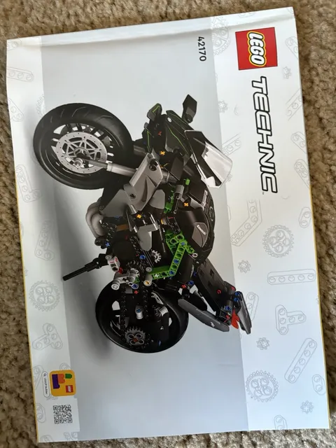 LEGO TECHNIC: Kawasaki Ninja H2r Motorcycle (42170)