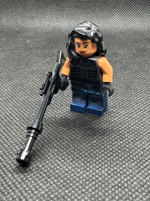 LEGO Star Wars Cara Dune Minifigure sw1058 75254 75315 The Mandalorian