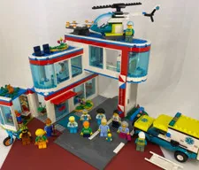 ☆ Lego ☆ City : Hospital Set #60330 - Retired