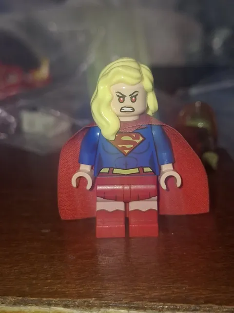 LEGO Supergirl Minifigure w/ Red Cape & Blonde Hair, Minifigures #sh0157