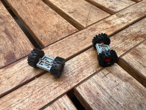 2 x Vintage LEGO Wheels Ref 122c01assy3 Set 6363/6391/7823/7720/6385/7727