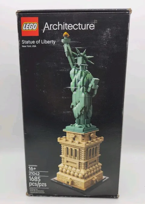 LEGO ARCHITECTURE: Statue of Liberty (21042) New York NYC Landmark - NEW SEALED