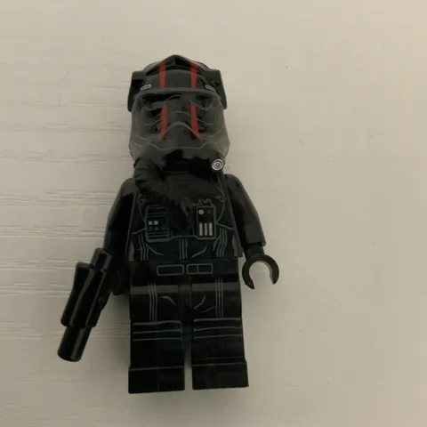 LEGO First Order TIE Fighter Pilot Minifigure Star Wars 75179 Red Stripes Sw0860