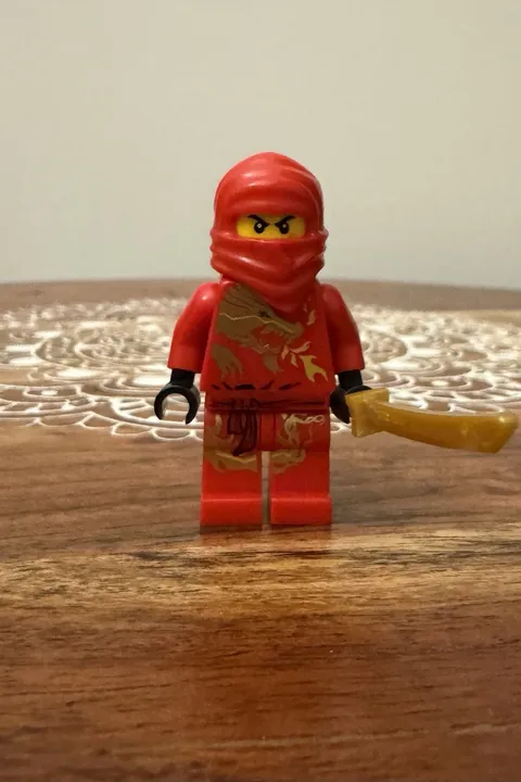 LEGO Ninjago Kai DX Minifigure njo0009 Hood & Dragon Print Torso w/ Gold Sword