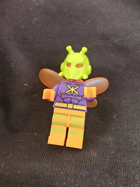 LEGO Killer Moth Minifigure - 76054 Batman - Scarecrow Harvest of Fear 