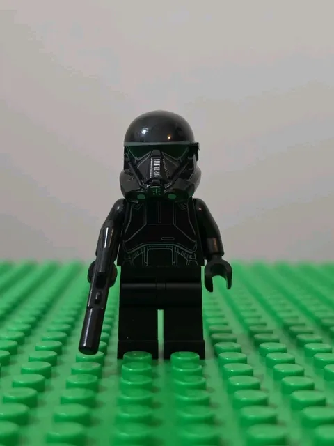 LEGO Star Wars Imperial Death Trooper Minifigure w/ Weapon sw0807 PLEASE READ