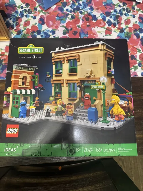 LEGO Ideas 123 Sesame Street 21324 Sealed Box