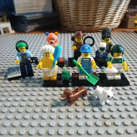 Lego Minifigures Series 19 X7 Lot