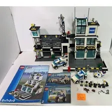 Lego City Police Headquarters #7744 from 2008!! missing 3 stickers