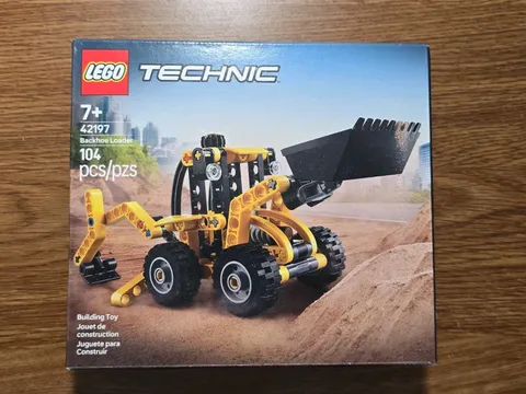 LEGO TECHNIC: Backhoe Loader (42197) New Sealed 