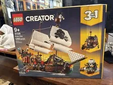 Lego Creator 31109 PIRATE SHIP 3-in-1 Set - Minor Box Damage
