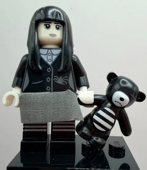 LEGO (71007) CMF Series 12 Spooky Girl Minifigure col12-16 Complete New Goth