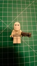 LEGO Star Wars Snowtrooper Minifigure Hoth Imperial Soldier with Blaster Gun