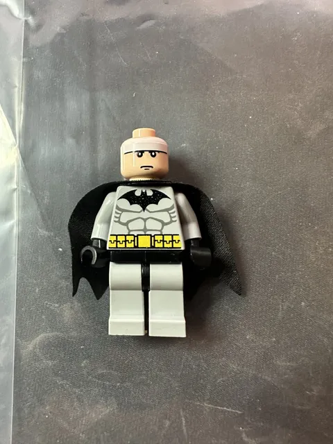 LEGO Batman Minifigure BAT001 2006 - No Helmet