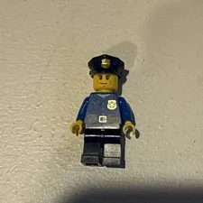 LEGO Police Officer Town minifigure blue outfit Serious Face