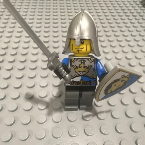 LEGO Castle Lion Knight Minifigure w/ Silver Helmet, Sword & Lion Shield