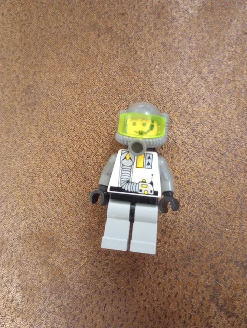 Classic Space LEGO Exploriens Minifigure From Sets 6899, 6982, 6854 