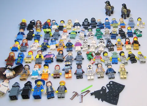 86 Lego Mini Figures and Some Extra Legos Pieces & Parts Lot