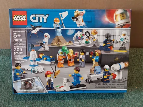 Lego 60230 City People Pack Space Research and Development - Brand New - Sealed