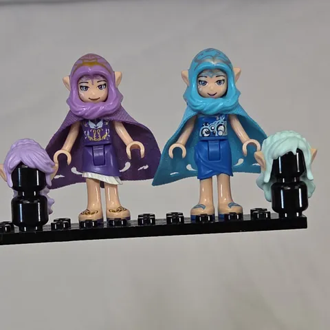 LEGO Minifigure ELVES Aira Windwhistler elf019 & Naida Riverheart elf020 41180