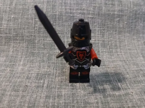 LEGO Castle Red Dragon Knight Minifigure cas524 Black Armor Sword Dragon Shield