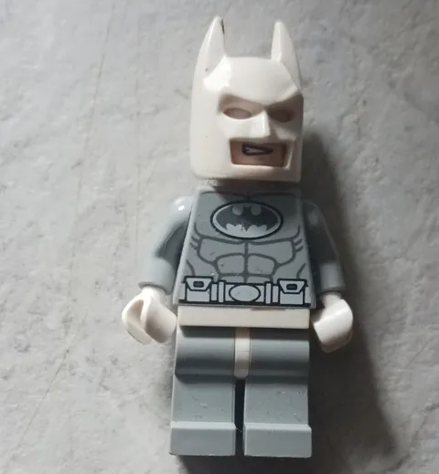 LEGO Batman Minifigure The LEGO Batman Movie Gray Suit with White Cowl/Mask