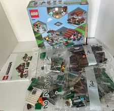 LEGO Minecraft The Abandoned Village 21190 Complete Set 422 Pieces Zombie 8+