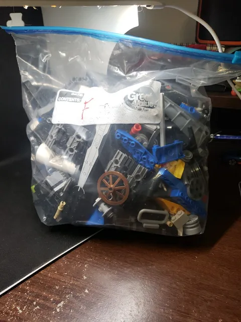 2.5 Pounds Mixed Lego Technic/Bionicle F