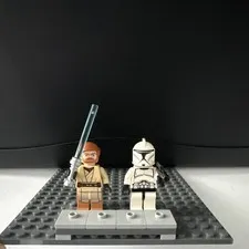 LEGO Star Wars Obi-Wan Kenobi & Clone Trooper Minifigures w/ Saber & Blaster
