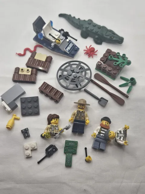 Lego CITY Swamp Police 60066 With Mini Figures Incomplete Parts Pieces 2015