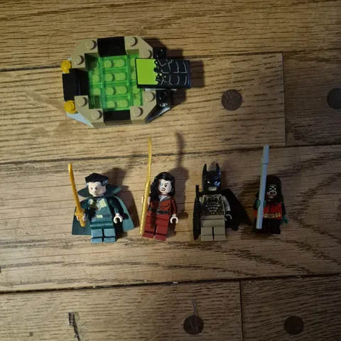 LEGO DC Batman Ra's Al Ghul, Talia al ghul, batman, and Robin lot