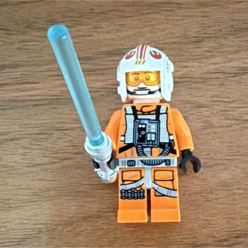 LEGO Smart Play Luke Skywalker Minifigure with lightsaber from #75423