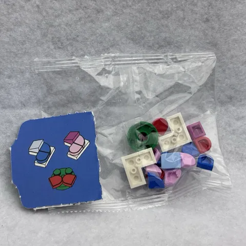LEGO Advent Calendar 2025, Disney Frozen (Day 10) - Stockings and Wreath