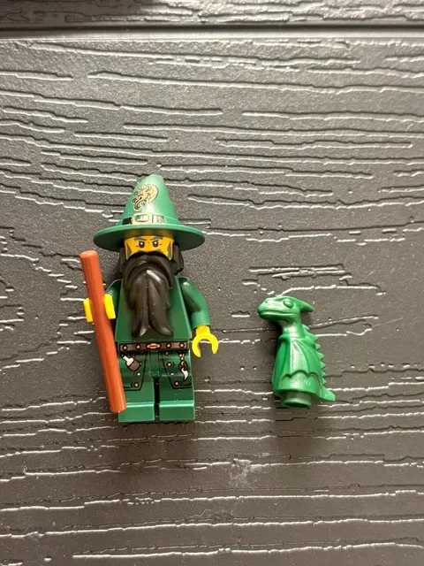 LEGO Castle Kingdoms Wizard Minifigure (cas435) with Dragon 7955