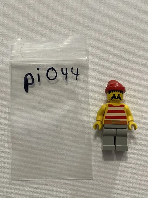 Vintage LEGO Pirate Minifigure Red Yellow Stripes Red Bandana #PI043