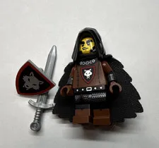 LEGO Hooded Wolf Crest Knight Minifigure w/ Cape Sword & Shield No Cracks