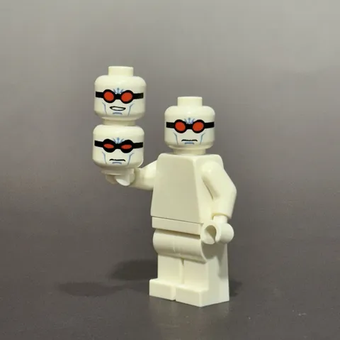 Lego Mr Freeze Minifigure Head x3 - Batman the Video Game Red Glasses Custom