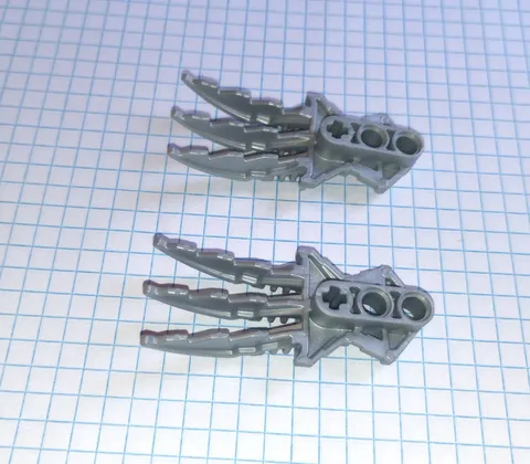 2 pieces Bionicle Lego x1951 Foot or Hand Claw w/ 2 pin holes Pearl Light Gray 2