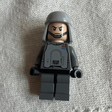 LEGO Star Wars Imperial Officer Minifigure 