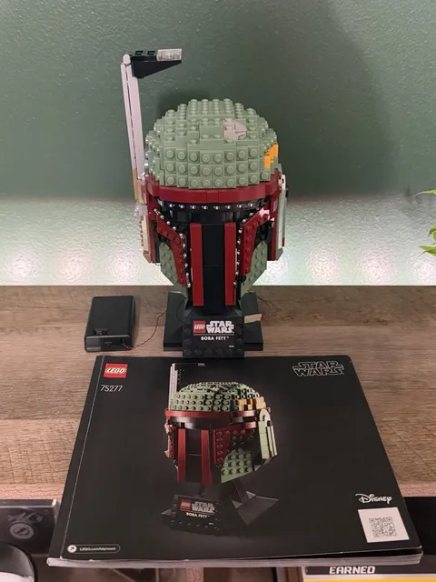 LEGO Star Wars: Boba Fett Helmet (75277) With Light Kit.