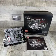 LEGO Star Wars: Death Star Trench Run Diorama (75329) - PreOwned - Complete set!